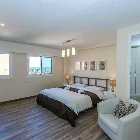 Apartment Malvarrosa Beach Cavite Валенсия Экстерьер фото
